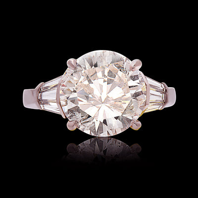 Classic Harry Winston, 4.02ct F-VVS2 GIA Round Brilliant Engagement Ring
